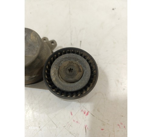 Ролик натяжителя ремня