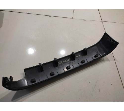 Накладка сиденья (передняя левая)