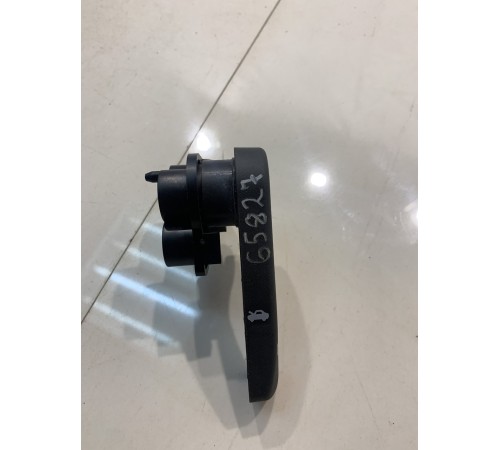 Рычаг открывания капота