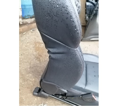 Сиденье переднее левое