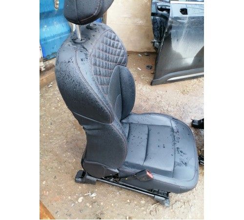 Сиденье переднее левое