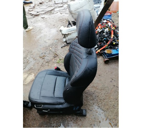 Сиденье переднее левое