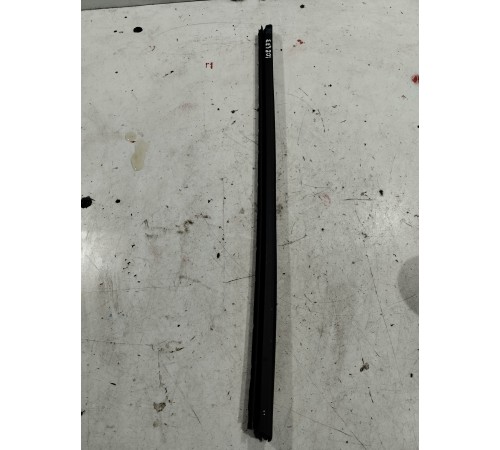 Уплотнитель стекла (задний правый внутренний)