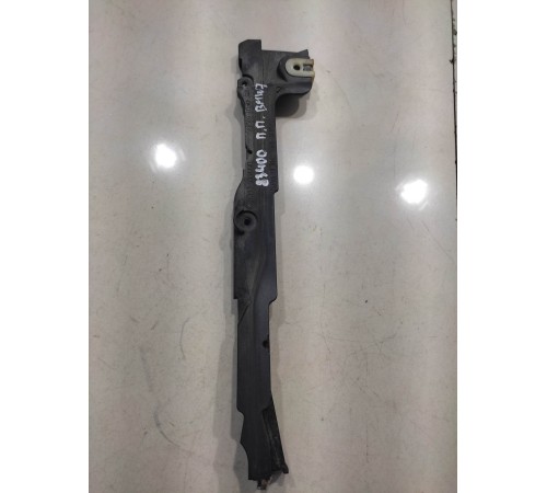 Уплотнитель моторного отсека(передний правый)