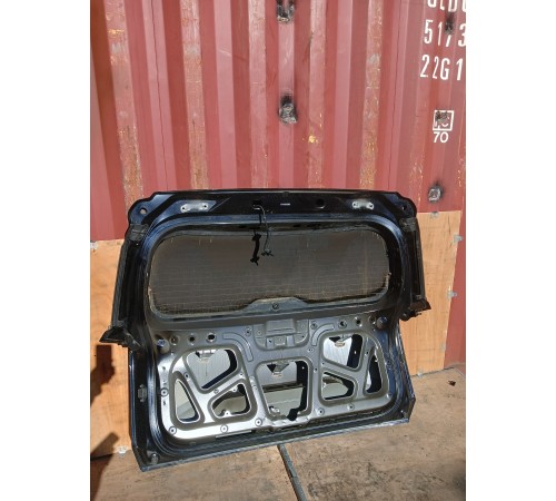 Крышка багажника (пятая дверь)