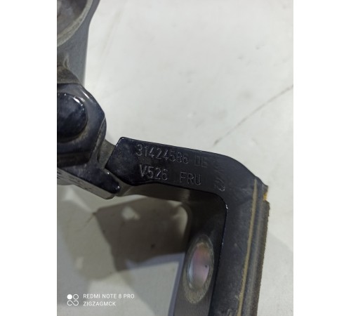 Петля двери(передняя правая верхняя)