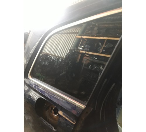 Глухое стекло(заднее правое)