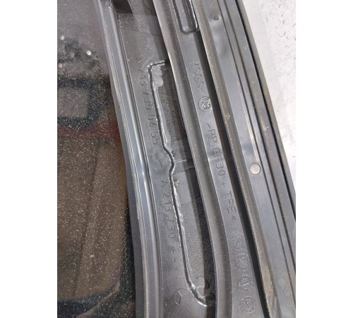 Глухое стекло заднее правое,форточка