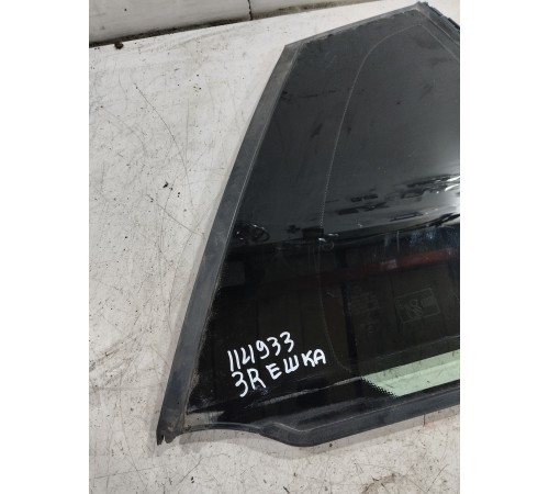 Глухое стекло заднее правое,форточка