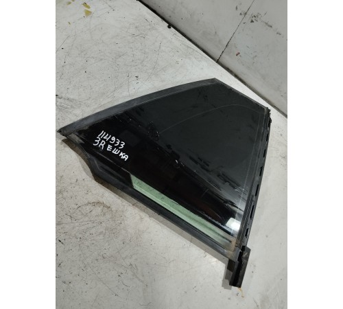Глухое стекло заднее правое,форточка