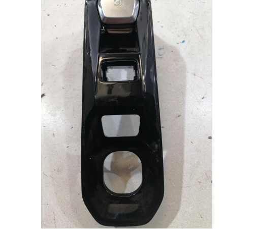 Кнопка стояночного тормоза