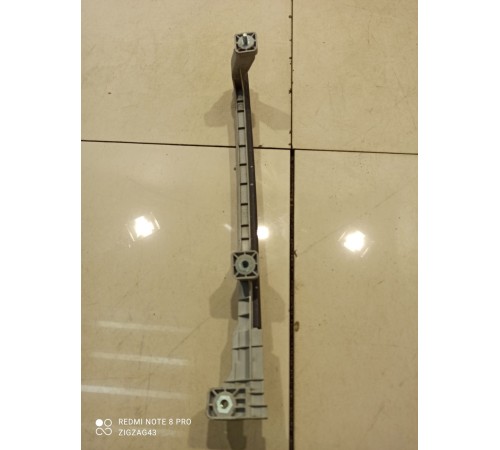 Направляющая стекла двери(задняя правая)