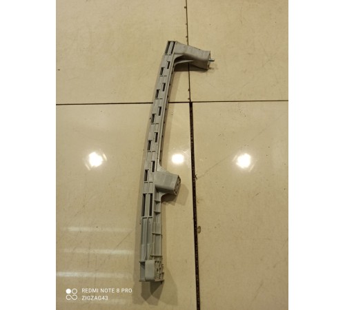 Направляющая стекла двери(задняя правая)