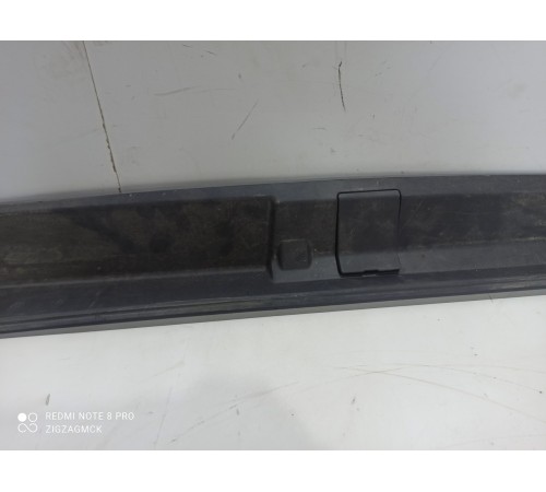 Накладка крышки багажника