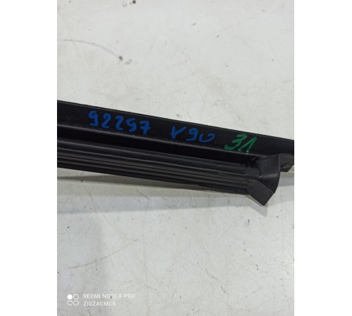 Уплотнитель стекла (задний левый внутренний)