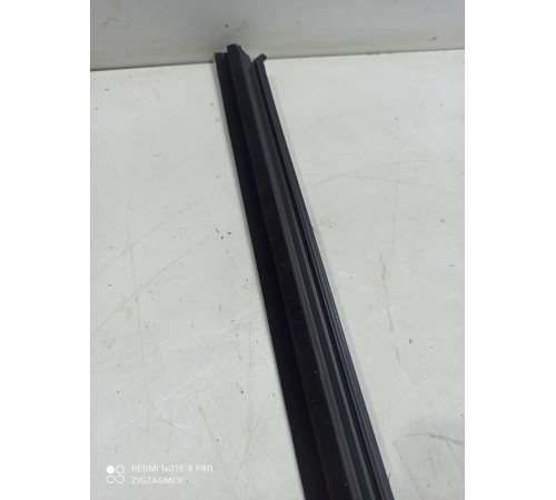 Уплотнитель стекла (задний левый внутренний)