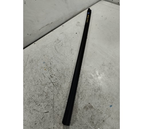 Уплотнитель стекла передний правый внутренний