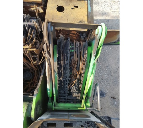 Тяга гидравлическая подъема кабины