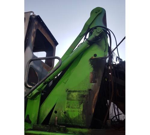 Тяга гидравлическая подъема кабины