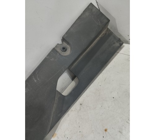 Накладка задней панели замка багажника