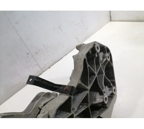 Крепление опора двигателя правая