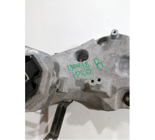 Крепление опора двигателя правая