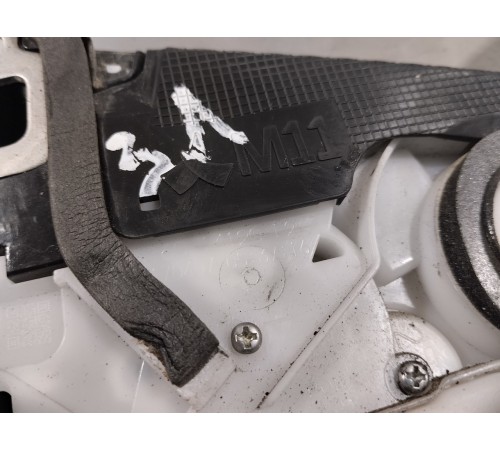 Замок двери (задний левый)