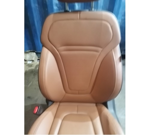 Сиденье переднее левое