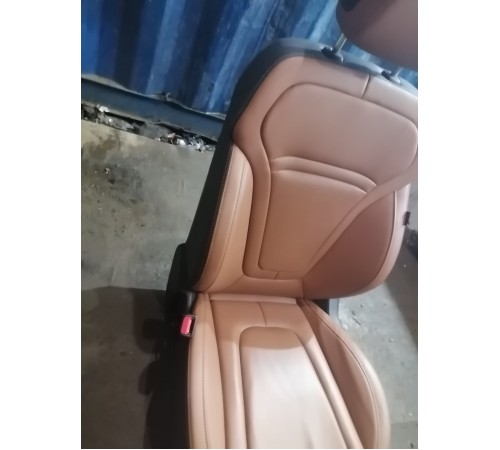 Сиденье переднее левое