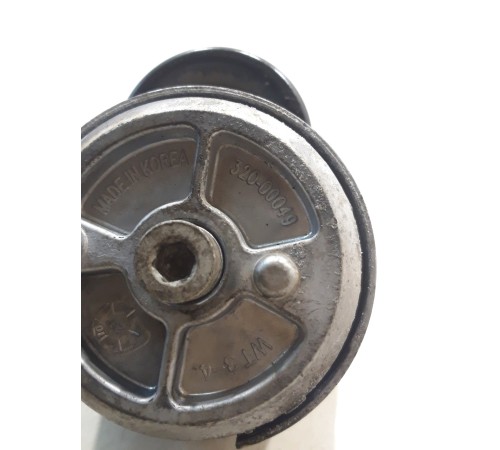 Ролик-натяжитель с кронштейном