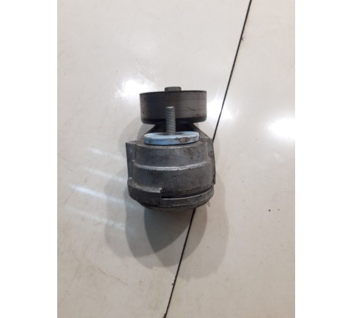 Ролик-натяжитель с кронштейном