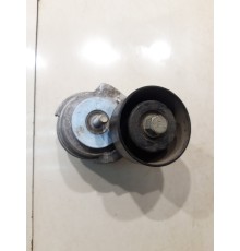 Ролик-натяжитель с кронштейном