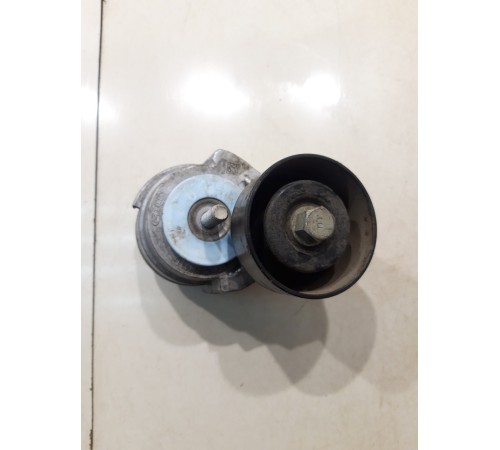 Ролик-натяжитель с кронштейном