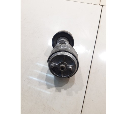 Ролик-натяжитель с кронштейном