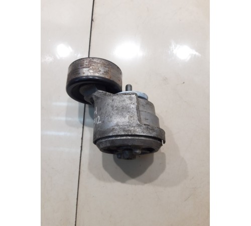 Ролик-натяжитель с кронштейном