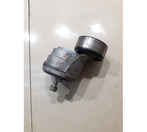 Ролик-натяжитель с кронштейном