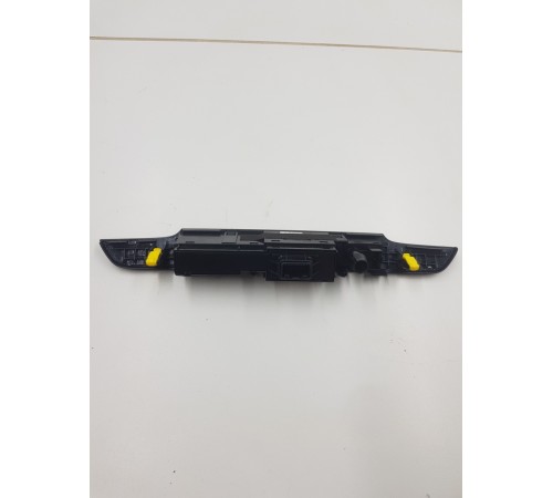 Кнопка включения аварийной сигнализации