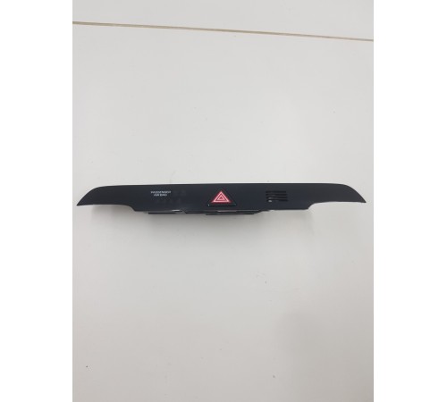 Кнопка включения аварийной сигнализации