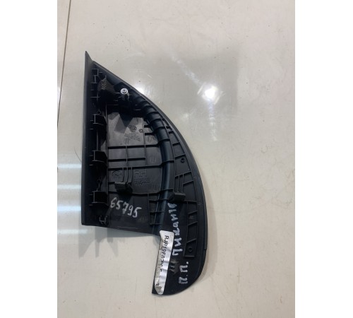 Уголок бокового зеркала (правый)