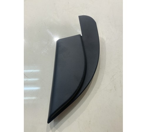 Уголок бокового зеркала (правый)