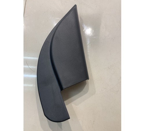 Уголок бокового зеркала (правый)