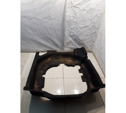 Обшивка багажника (ниша)