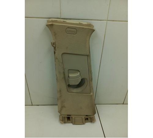 Обшивка центральной стойки левая верхняя