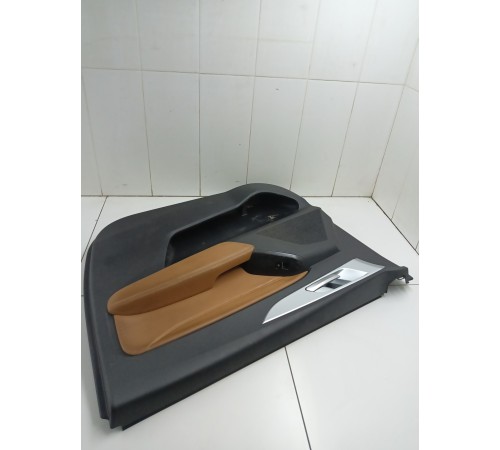 Обшивка двери передняя правая