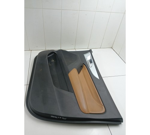 Обшивка двери передняя правая