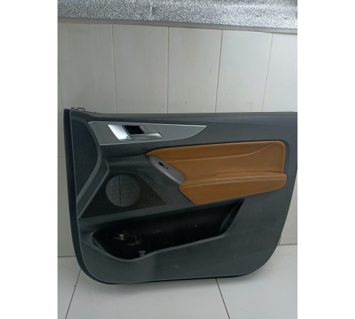 Обшивка двери передняя правая