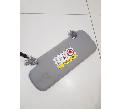 Козырёк солнцезащитный правый