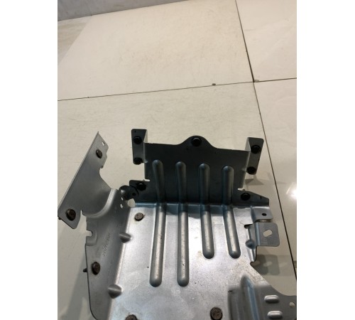 Кронштейн блоков багажника (правый)