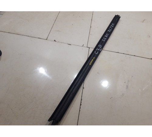 Уплотнитель стекла (передний, левый, внутренний)