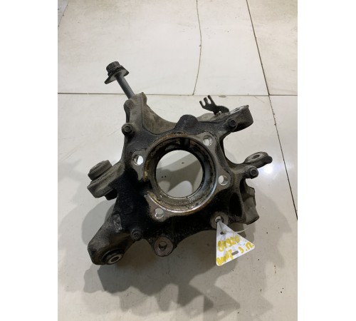 Кулак поворотный(задний правый)